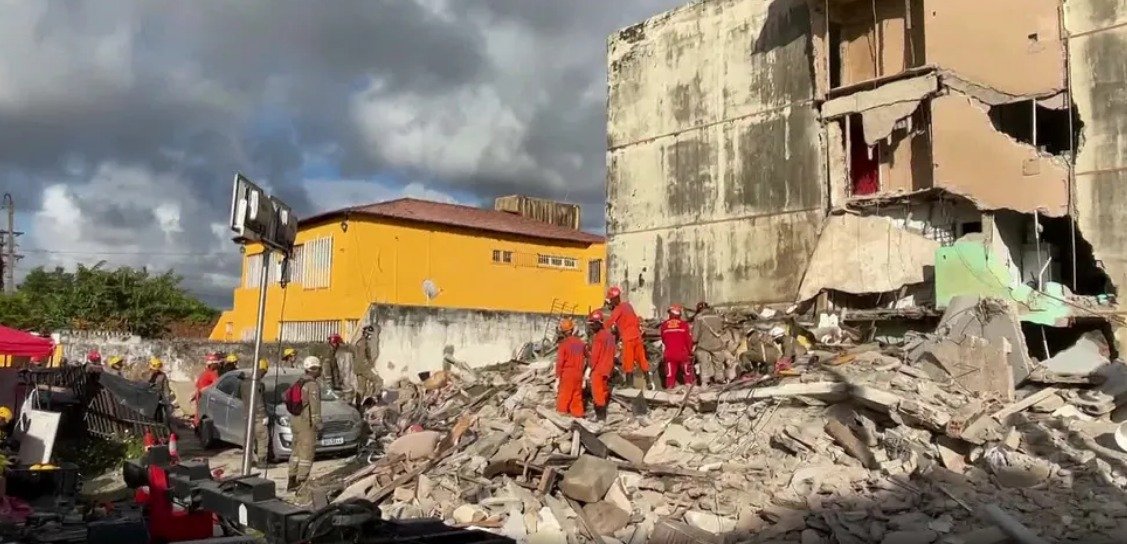 Desabamento de prédios deixa soterrados no Grande Recife voxpiaui br